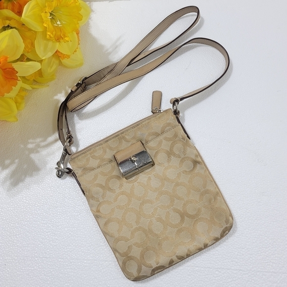 COACH WOMEN SIGNATURE CROSSBODY TAN - Picture 1 of 11